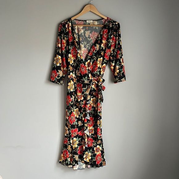 Kiyonna Dresses & Skirts - kiyonna floral ruffle wrap dress